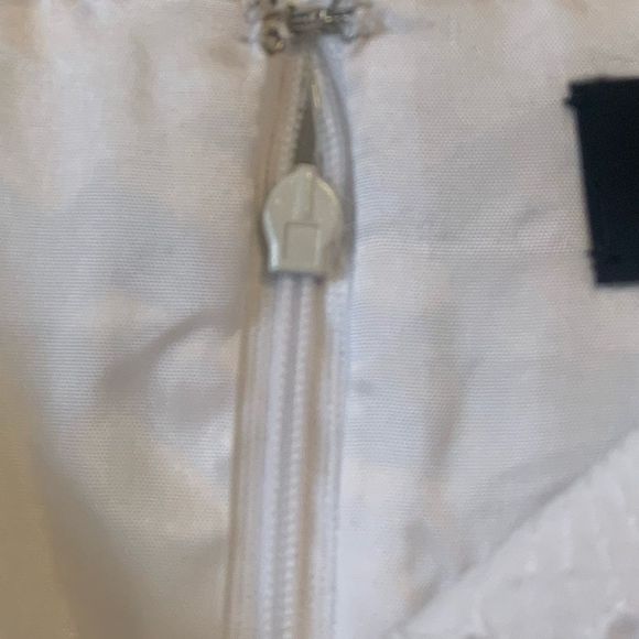 Tahari Arthur S Levine White Cotton Eyelet Sheath Dress Size 8 - Picture 8 of 13